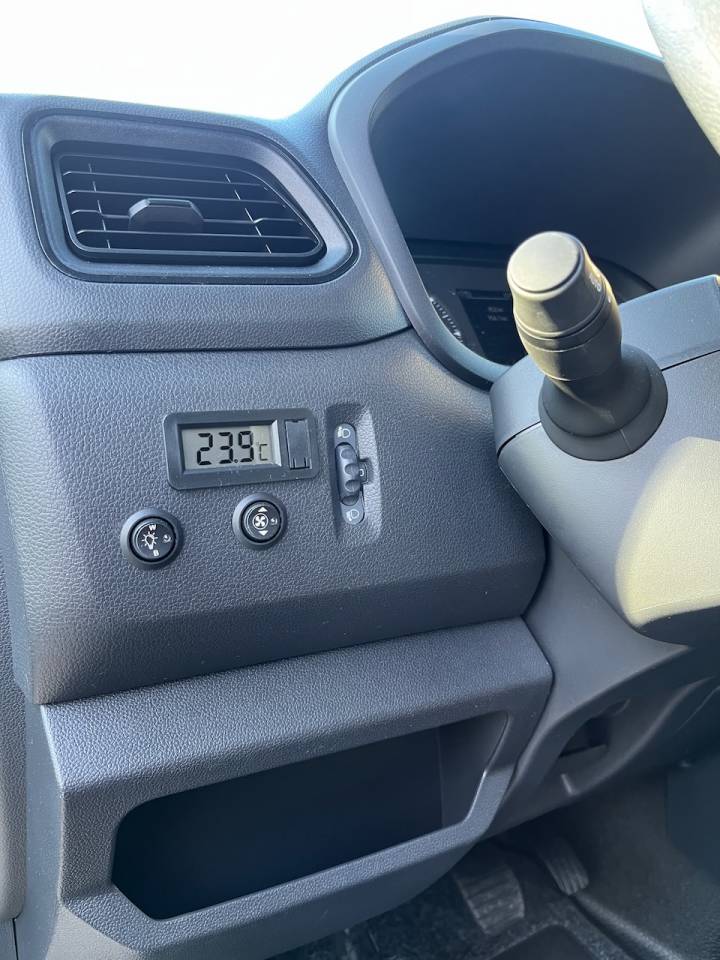 Furgoneta para caballos Nissan NISSAN INTERSTAR DCI 165 MSG SUPERLIGHT PLUS 2026 De segunda mano