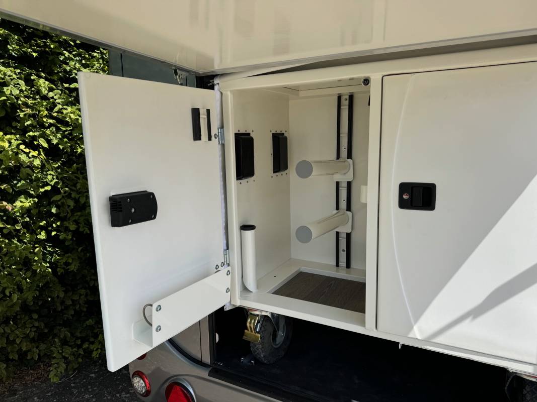 Remolque Caballos Anka REMORQUE ANKA 2 CHEVAUX + HOME CAR & SELLERIE 2026 Nuevo