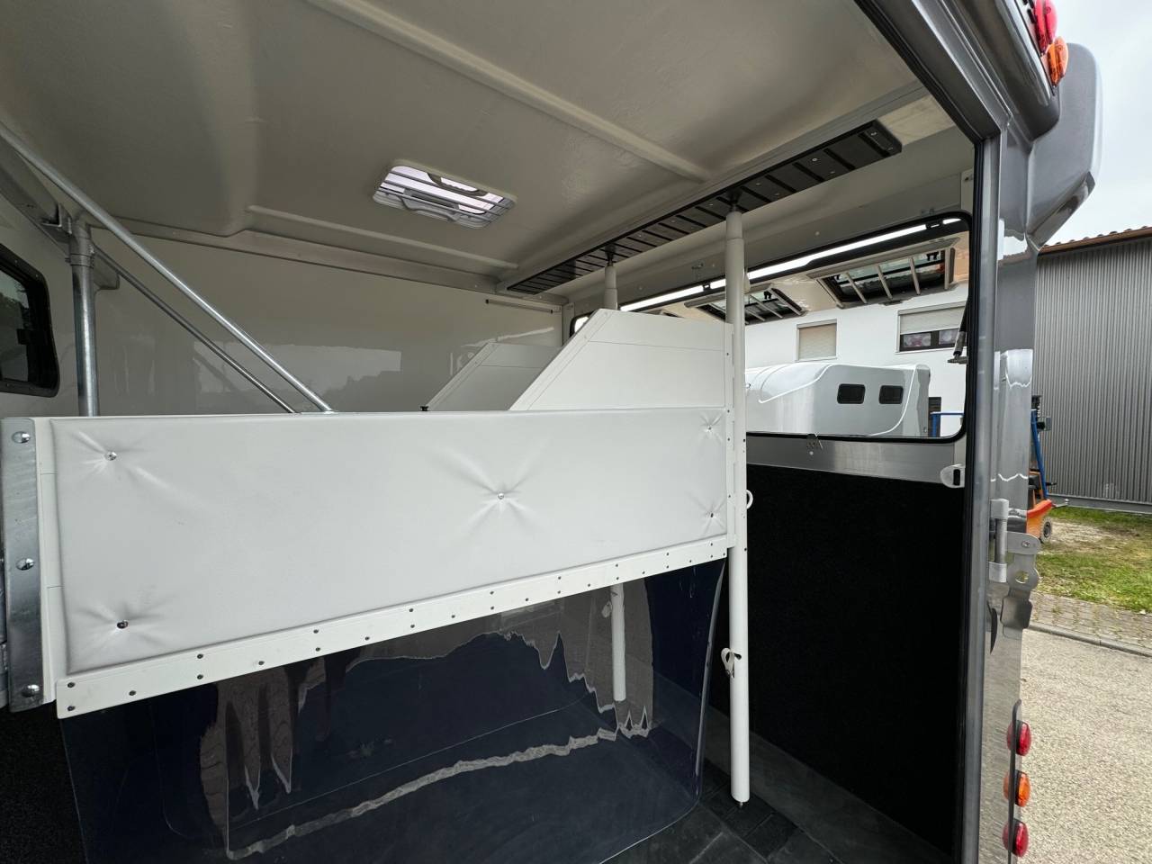 Remolque Caballos Anka REMORQUE ANKA 3 CHEVAUX & GRAND HOME CAR 2026 Nuevo