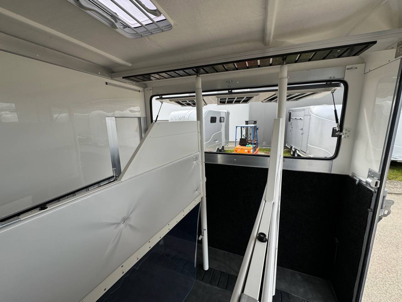 Remolque Caballos Anka REMORQUE ANKA 3 CHEVAUX & GRAND HOME CAR 2026 Nuevo