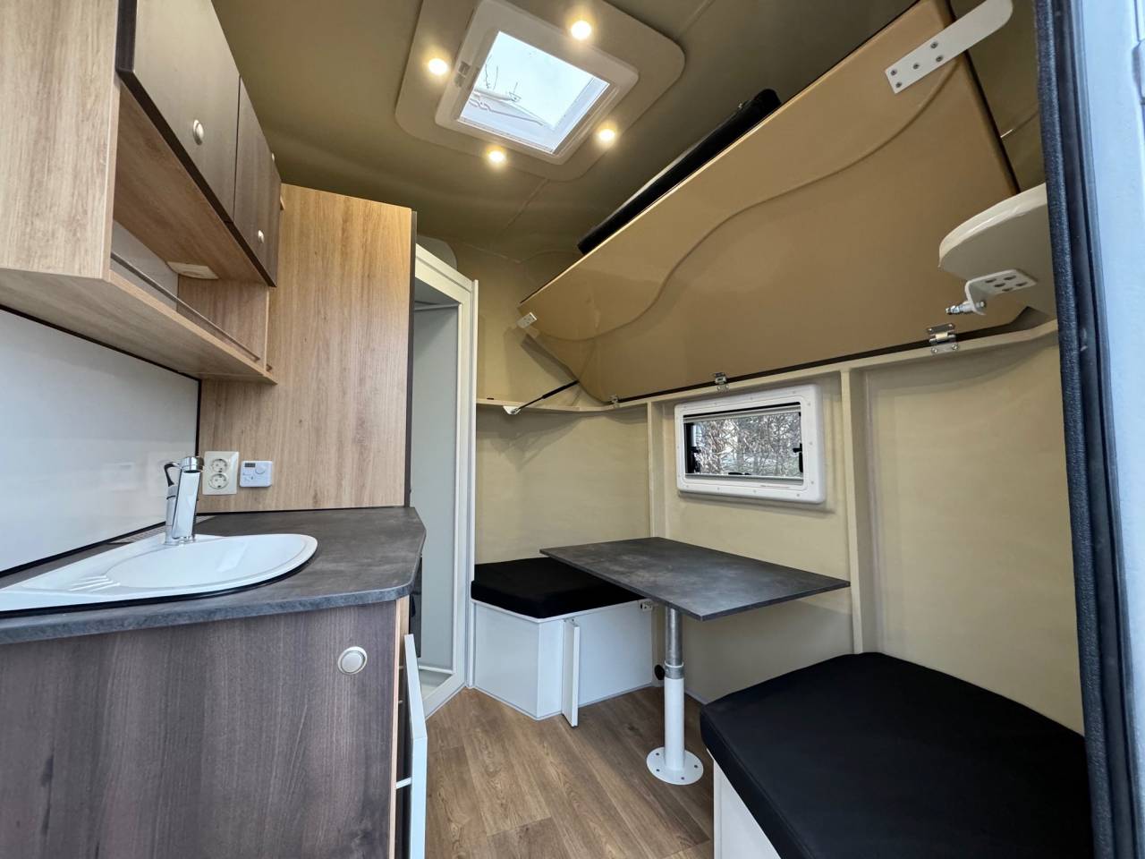 Remolque Caballos Anka REMORQUE ANKA 3 CHEVAUX & HOME CAR 2026 Nuevo