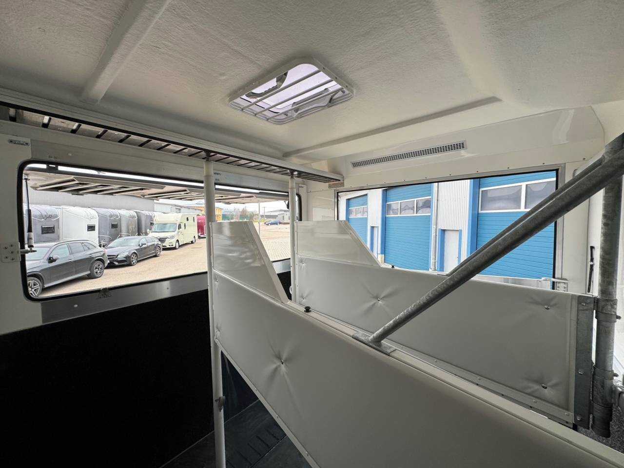 Remolque Caballos Anka REMORQUE ANKA 3 CHEVAUX & HOME CAR 2026 Nuevo