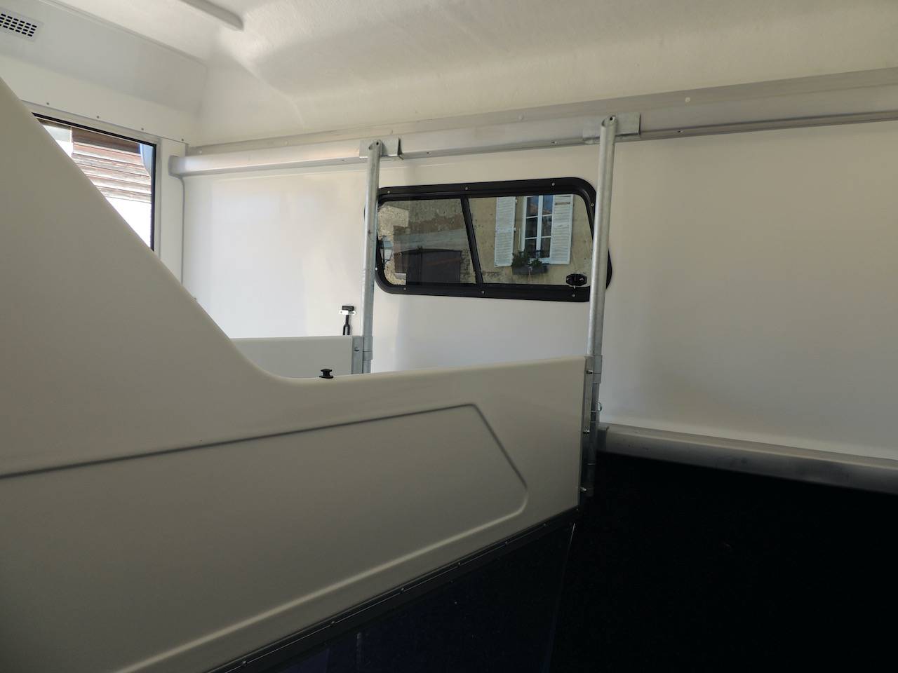 Remolque Caballos Anka REMORQUE ANKA 3 CHEVAUX & HOME CAR 2026 Nuevo