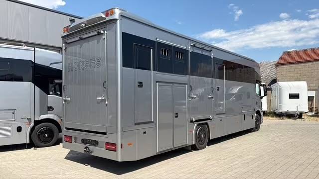 Cami&oacute;n para caballos Man MAN TGM 18.320 ANKA POP OUT 2022 De segunda mano