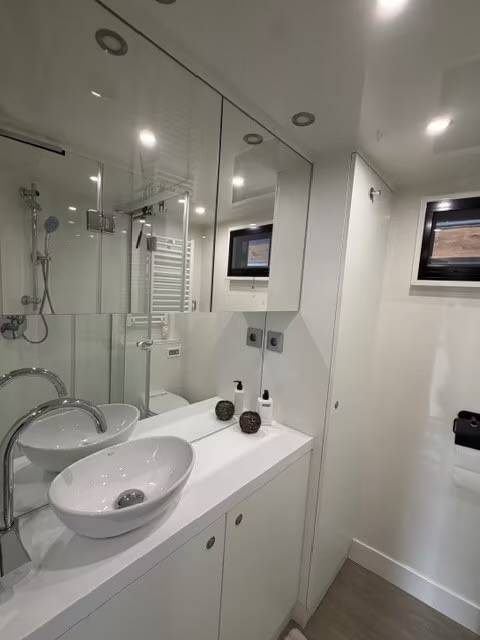 Cami&oacute;n para caballos HTI SCANIA S450 HTI PROFESSIONAL DOUBLE POP OUT & POP  2023 De segunda mano