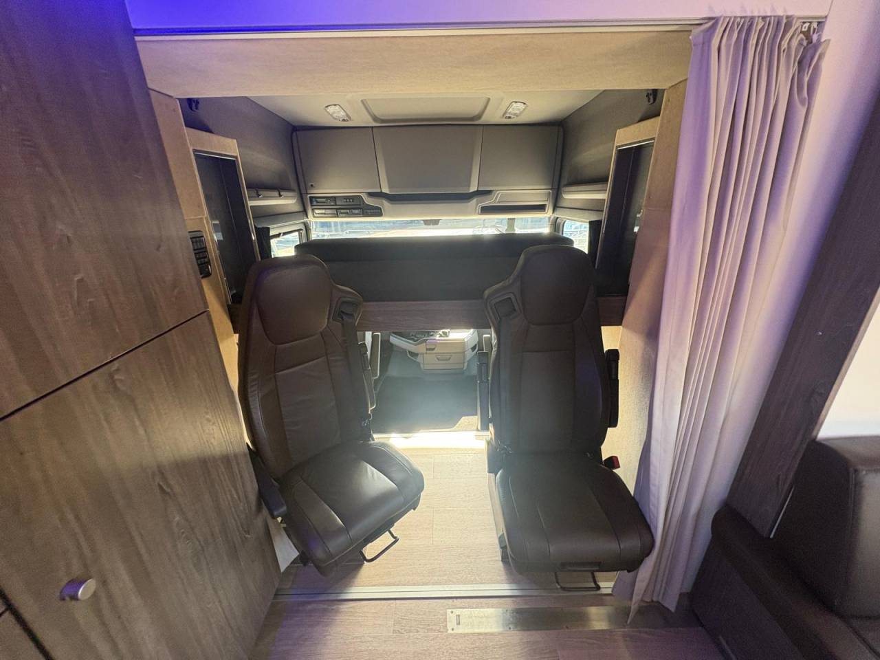 Cami&oacute;n para caballos Scania SCANIA S500 EHC POP OUT 2020 De segunda mano