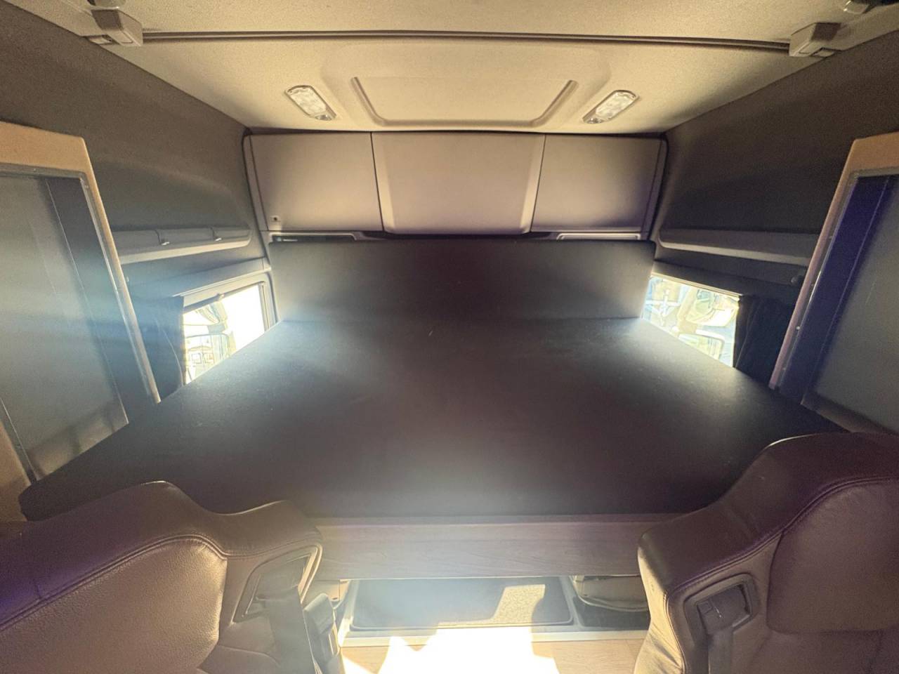 Cami&oacute;n para caballos Scania SCANIA S500 EHC POP OUT 2020 De segunda mano