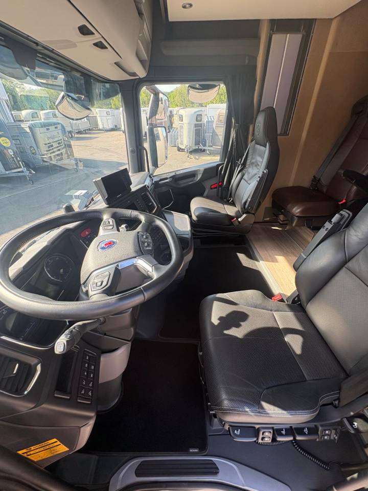 Cami&oacute;n para caballos Scania SCANIA S500 EHC POP OUT 2020 De segunda mano