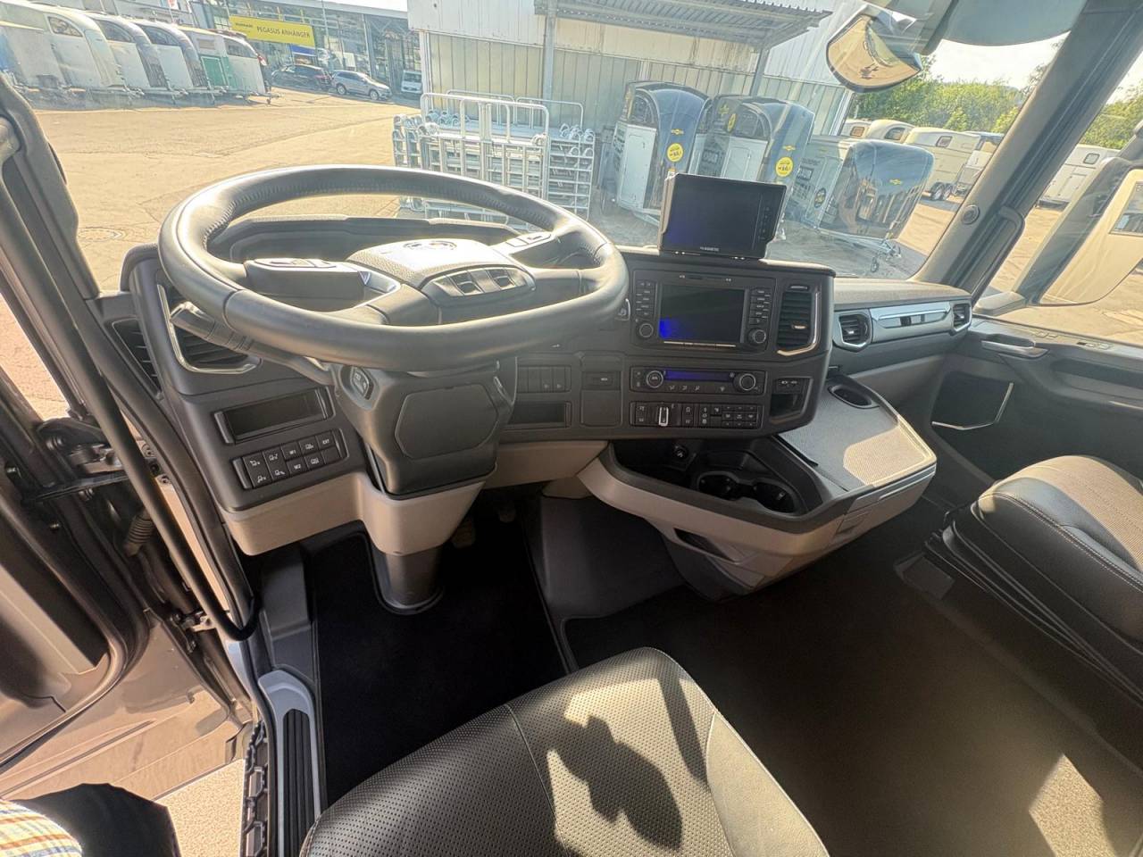 Cami&oacute;n para caballos Scania SCANIA S500 EHC POP OUT 2020 De segunda mano