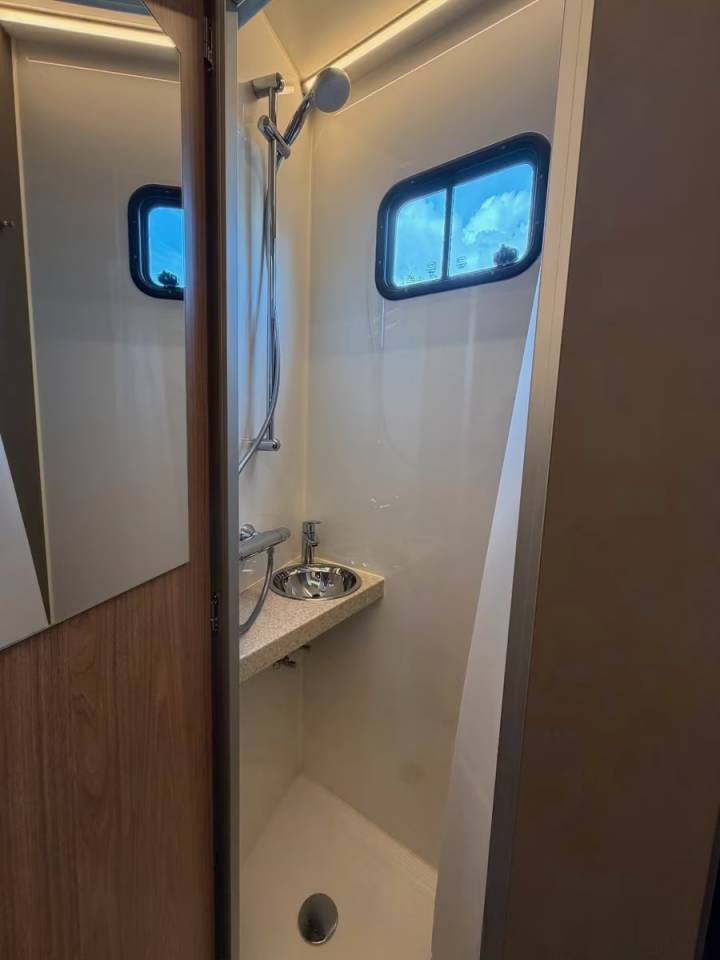 Cami&oacute;n para caballos Daf DAF LF 310 EHC 2026 Nuevo