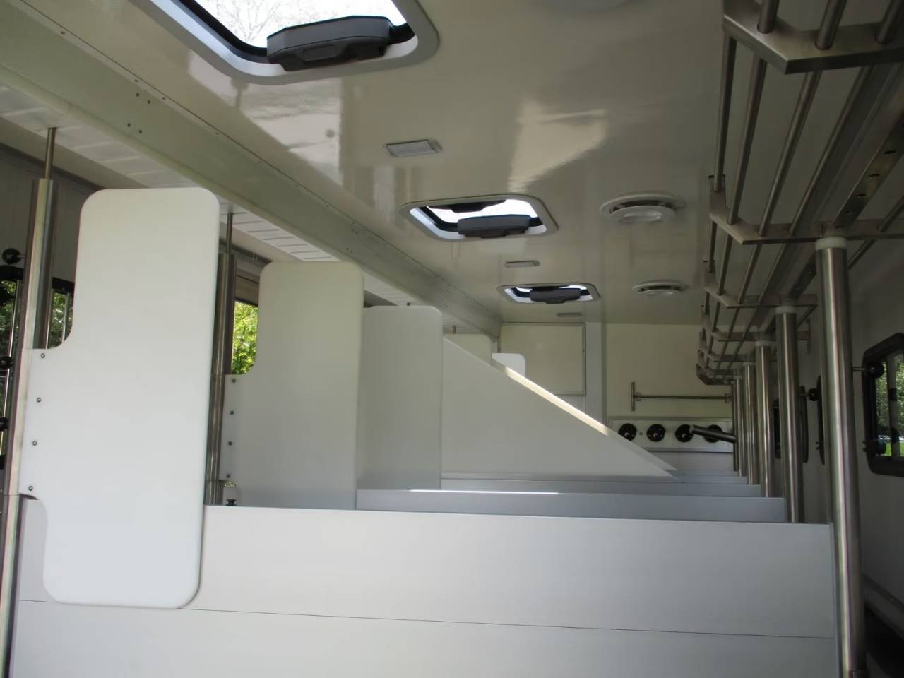 Cami&oacute;n para caballos Daf DAF LF 310 EHC 2026 Nuevo