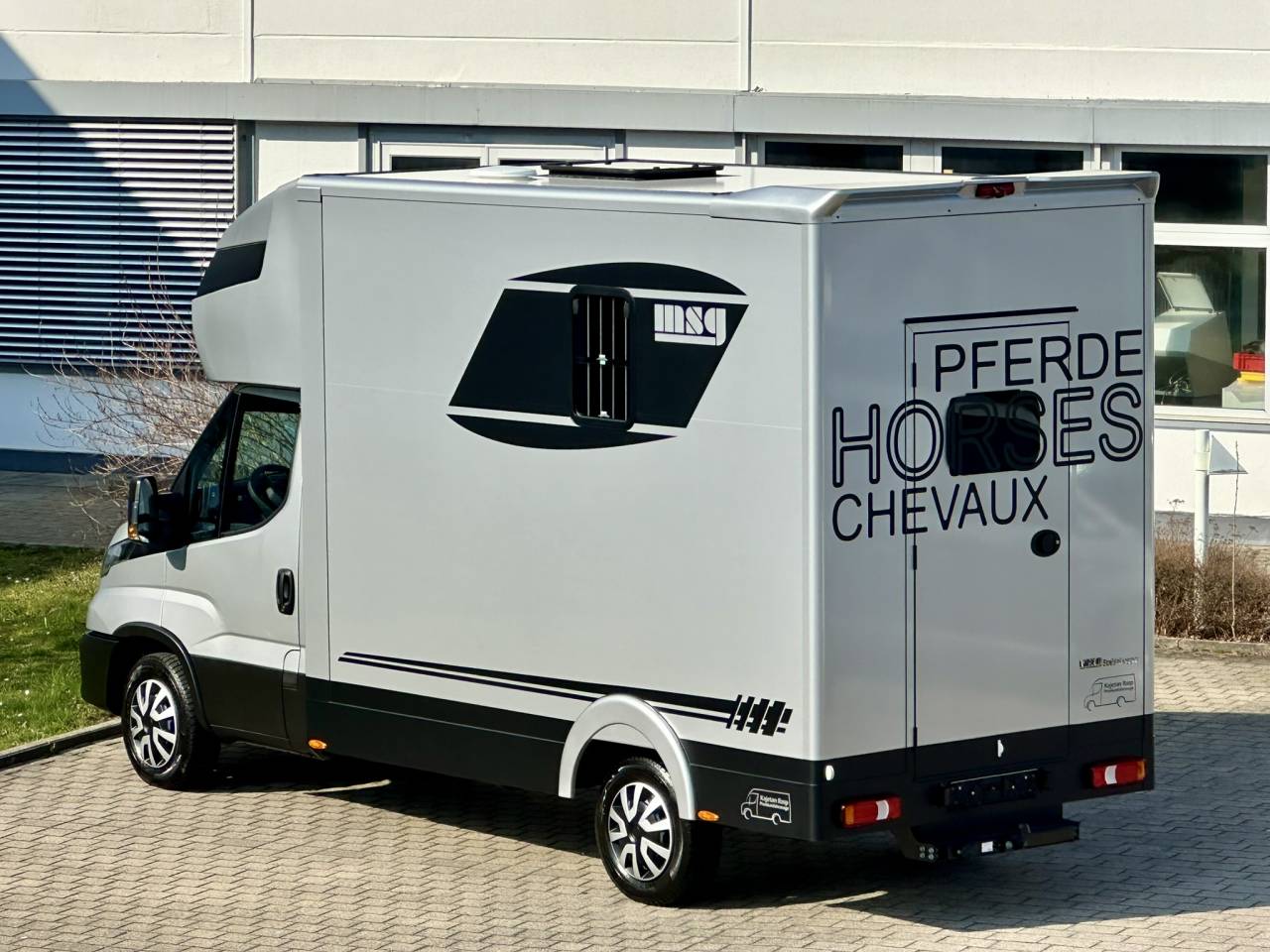 Furgoneta para caballos Iveco IVECO DAILY 35-210 HI-MATIC MSG STALLION LIGHT 2026 Nuevo