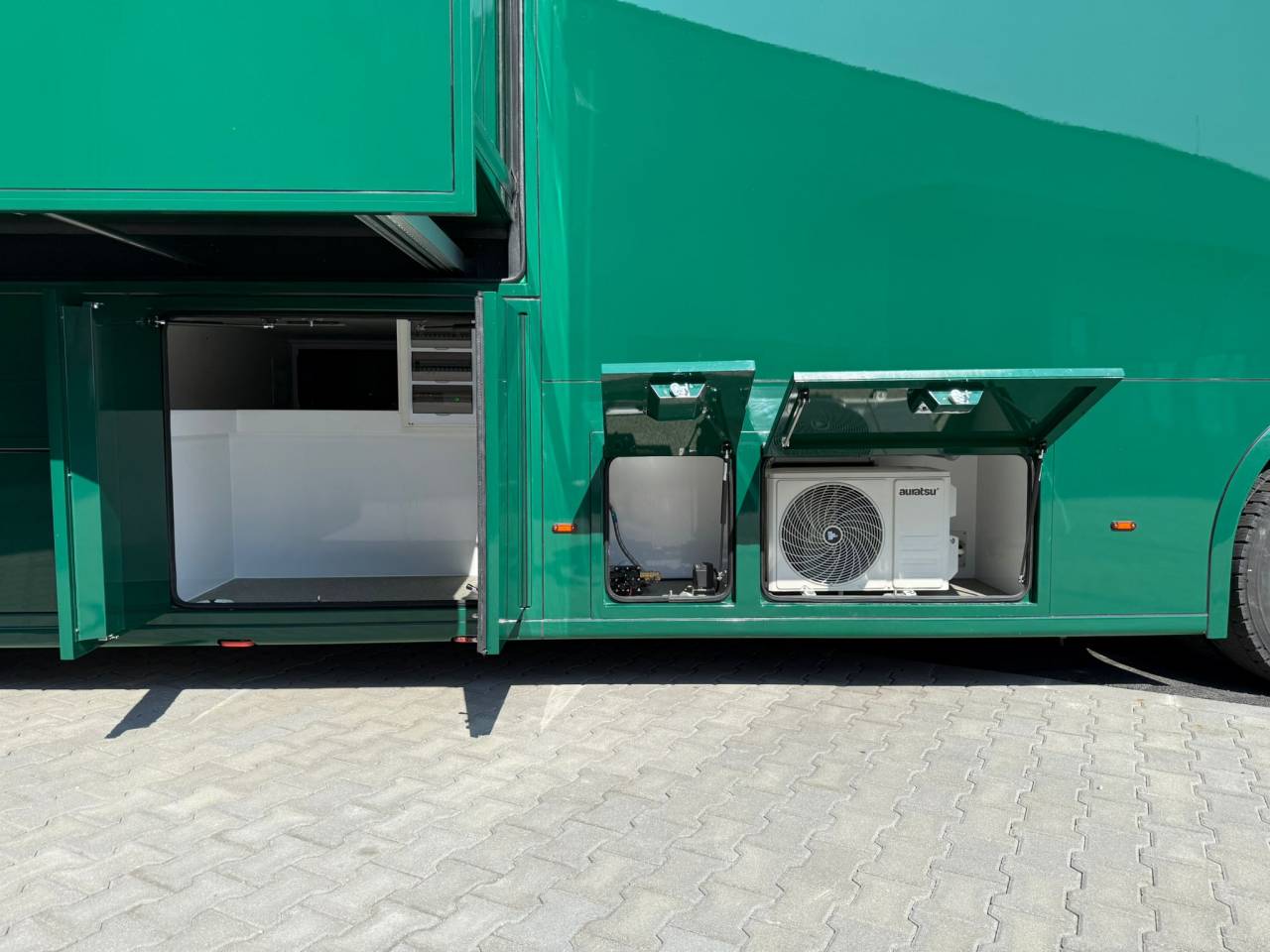 Cami&oacute;n para caballos HTI VOLVO FM 500 HTI PROFESSIONAL 5 2026 Nuevo
