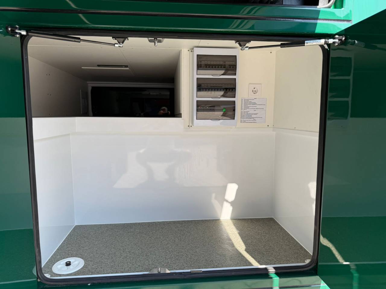 Cami&oacute;n para caballos HTI VOLVO FM 500 HTI PROFESSIONAL 5 2026 Nuevo