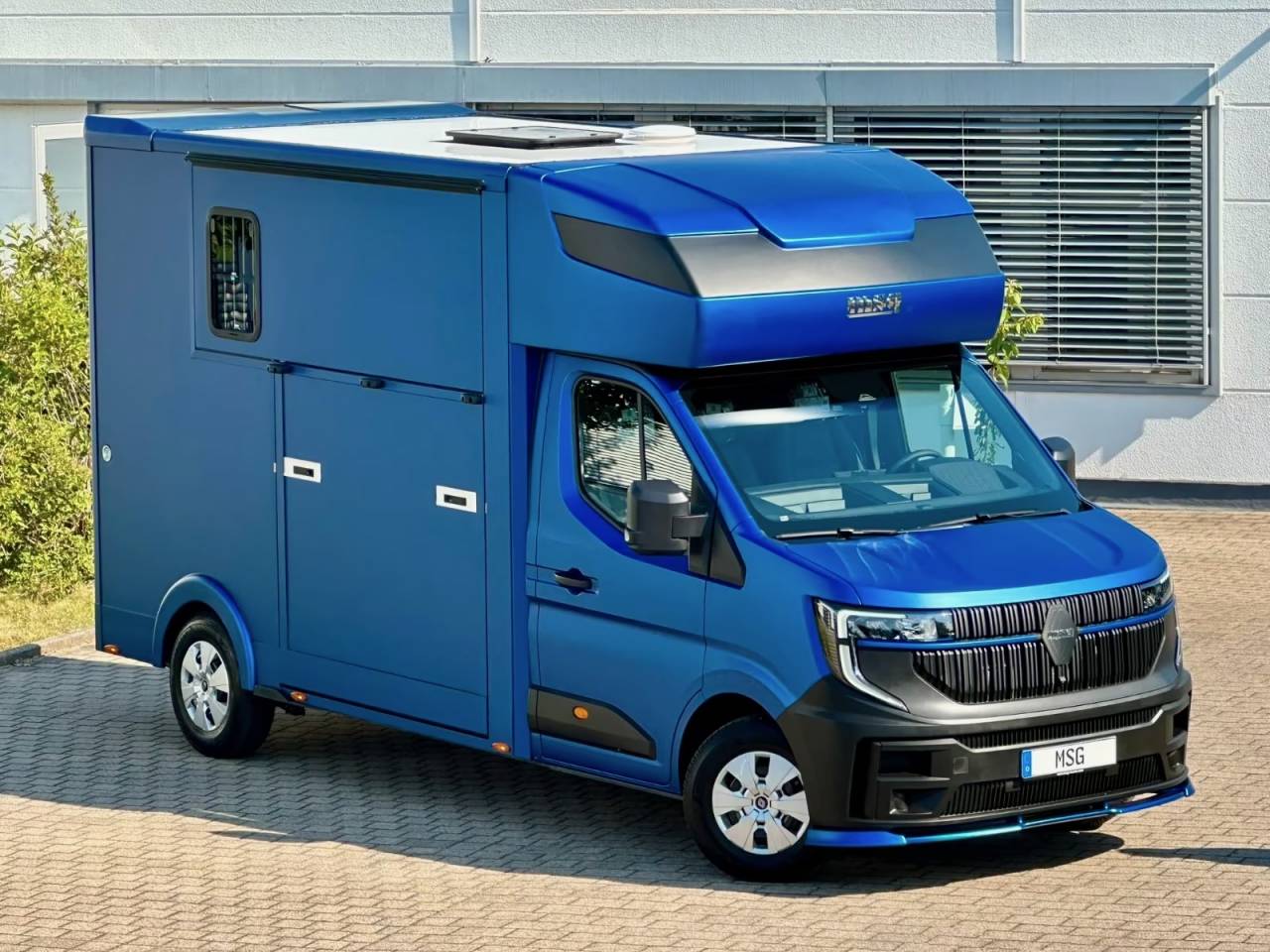 Furgoneta para caballos Renault RENAULT MASTER 170 MSG STALLION LIGHT AUTOMATIQUE 2026 Nuevo