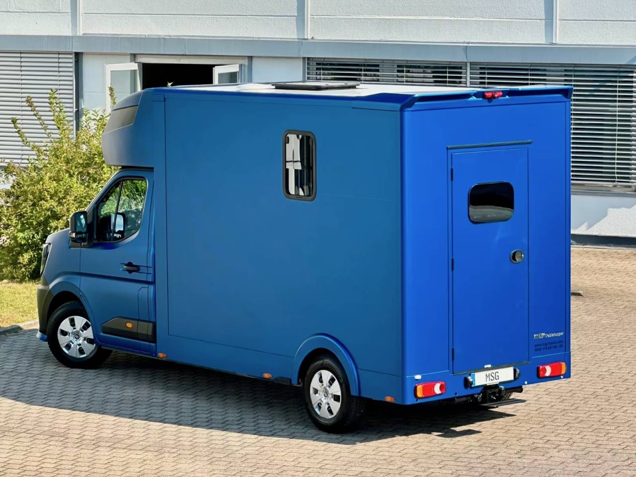 Furgoneta para caballos Renault RENAULT MASTER 170 MSG STALLION LIGHT AUTOMATIQUE 2026 Nuevo