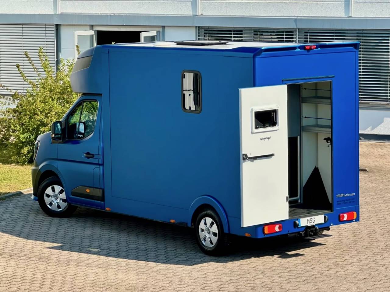 Furgoneta para caballos Renault RENAULT MASTER 170 MSG STALLION LIGHT AUTOMATIQUE 2026 Nuevo