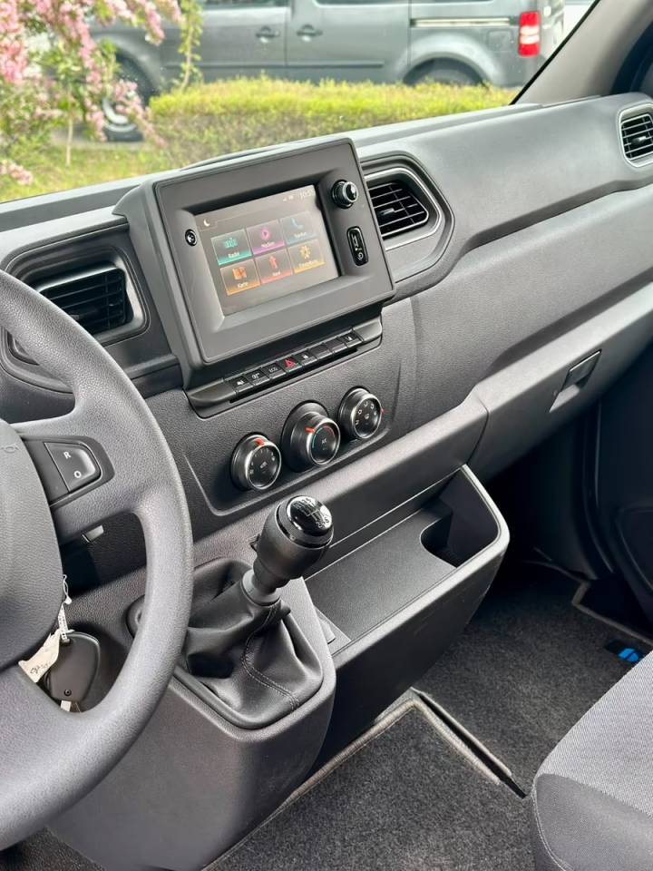 Furgoneta para caballos Nissan NISSAN INTERSTAR DCI 165 MSG SUPERLIGHT PLUS 2026 Nuevo