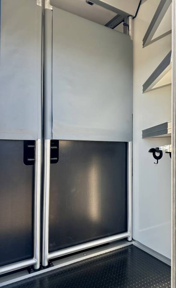 Furgoneta para caballos Iveco IVECO DAILY 35-210 HI-MATIC MSG STALLION LIGHT 2026 Nuevo