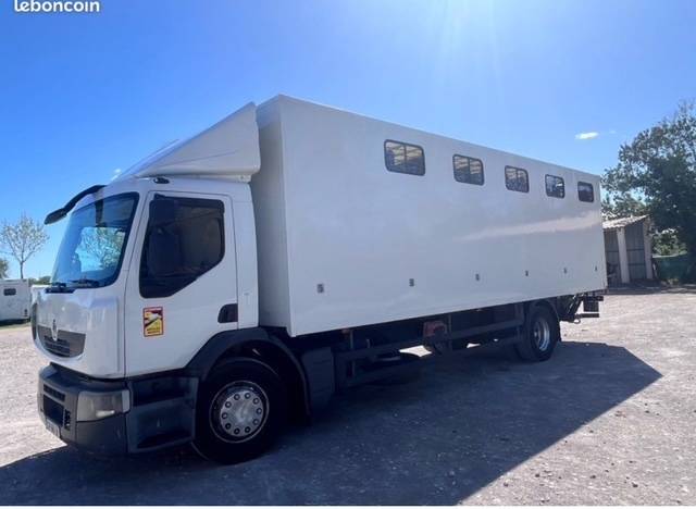 Cami&oacute;n para caballos Renault D 280 2018 De segunda mano