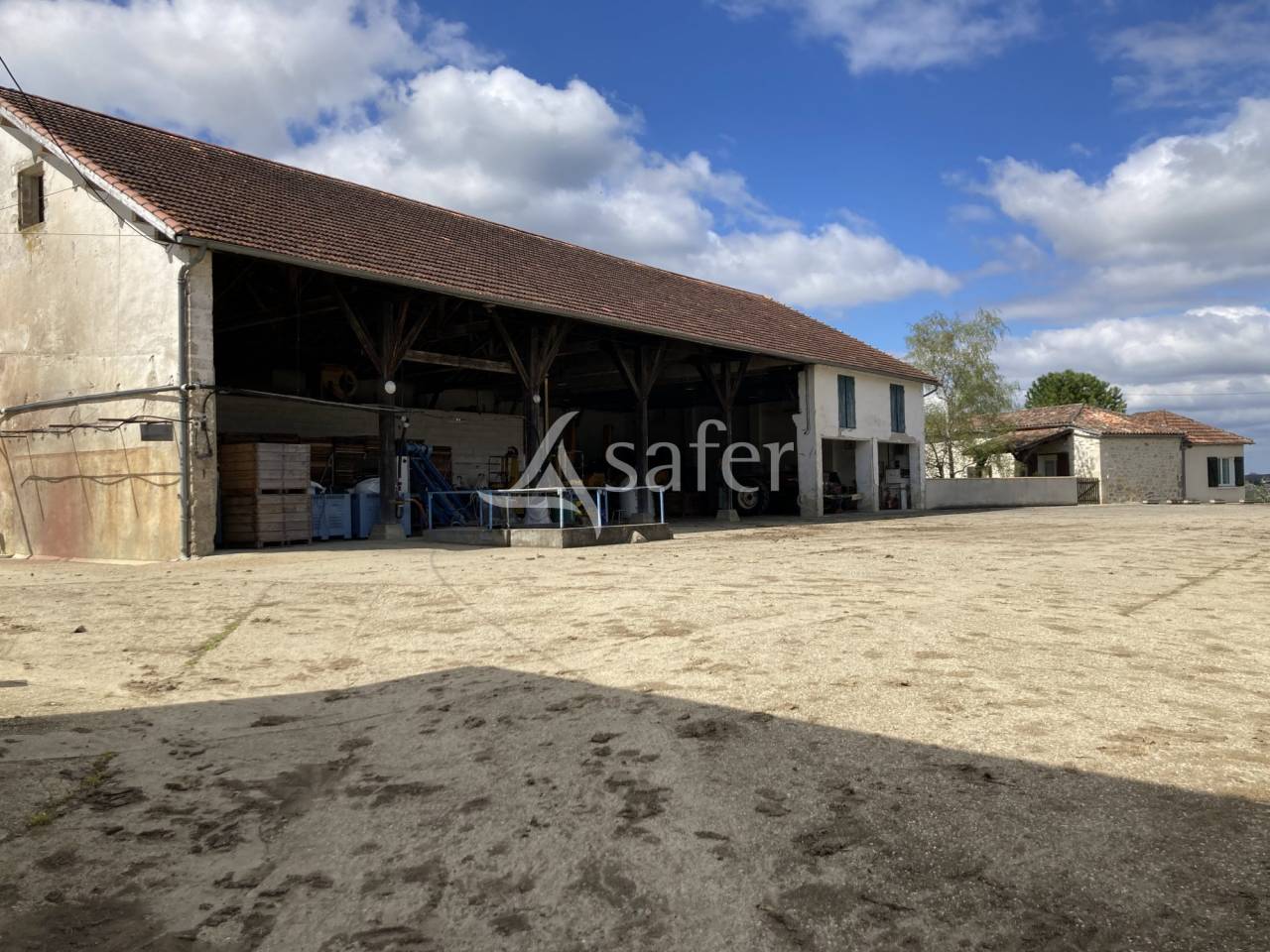 Explotaci&oacute;n agr&iacute;cola En venta Lot y Garona