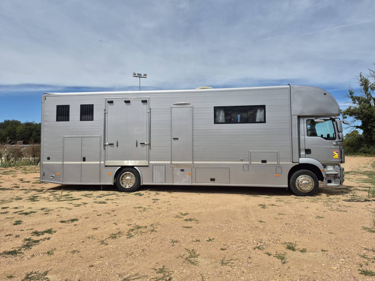 Cami&oacute;n para caballos Man NUYTS 2018 De segunda mano