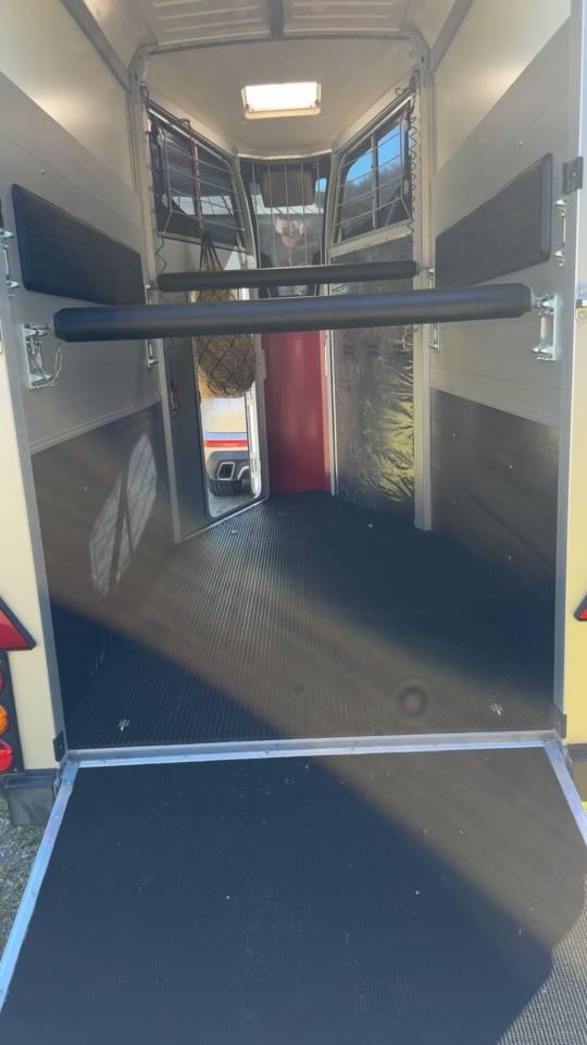 Van caballos Ifor Williams HBX 403 1,5 Caballos 2024 De segunda mano
