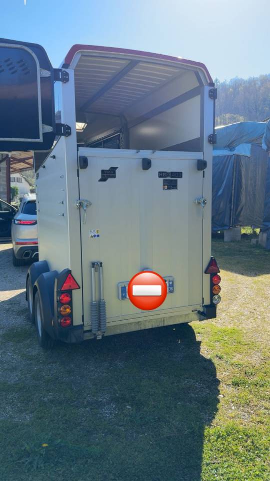 Van caballos Ifor Williams HBX 403 1,5 Caballos 2024 De segunda mano