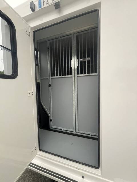 Furgoneta para caballos AP Petit Master 2023 2023 De segunda mano
