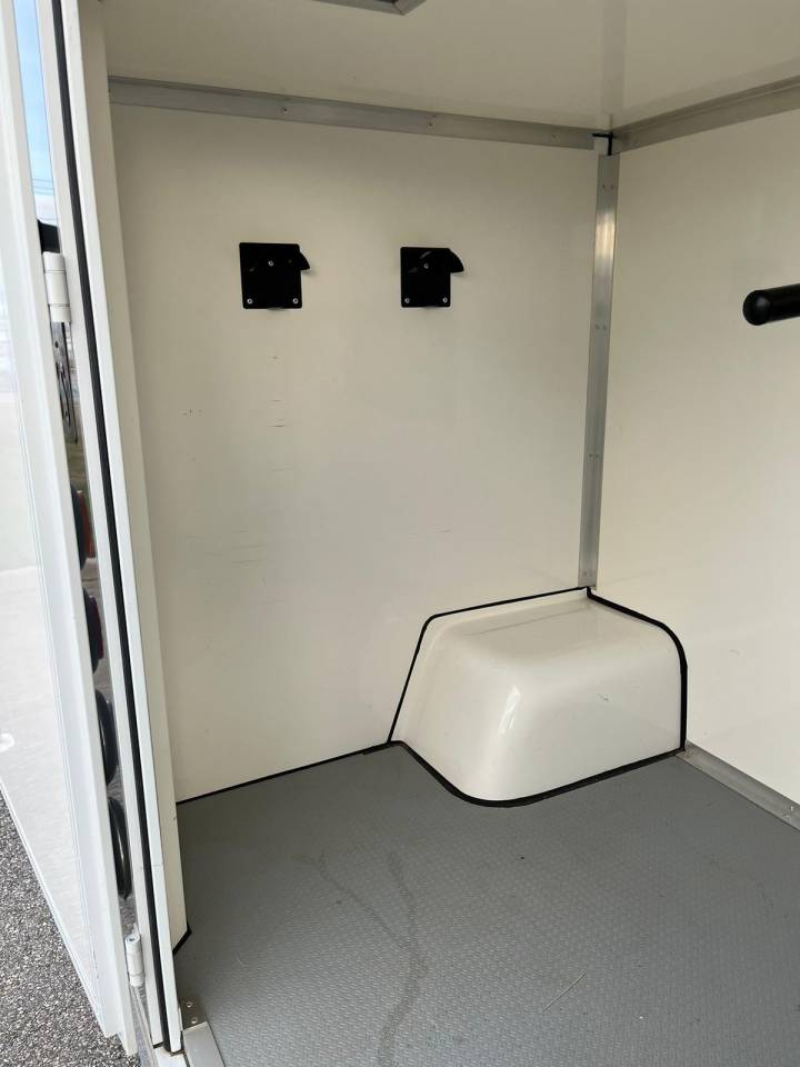 Furgoneta para caballos Opel Movano - Cavalcar 2020 De segunda mano