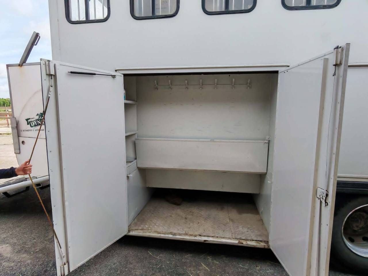 Cami&oacute;n para caballos Renault RENAULT PREMIUM 1999 De segunda mano