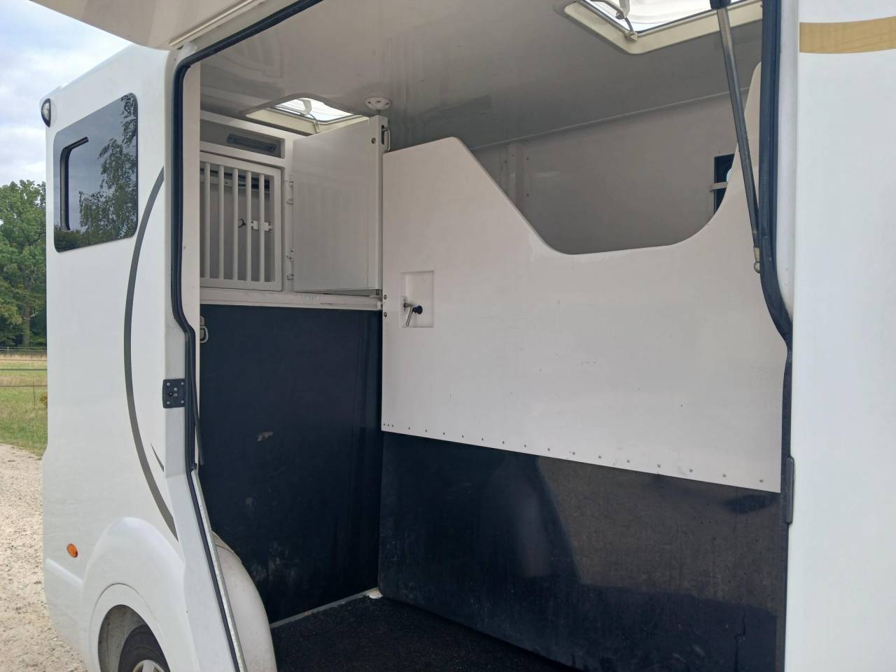 Furgoneta para caballos Barbot Renault master 2021 De segunda mano