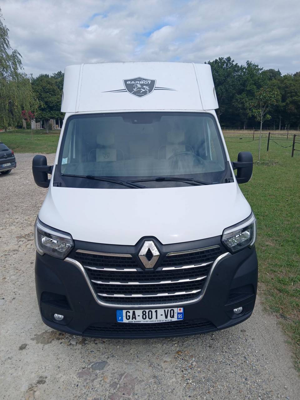Furgoneta para caballos Barbot Renault master 2021 De segunda mano