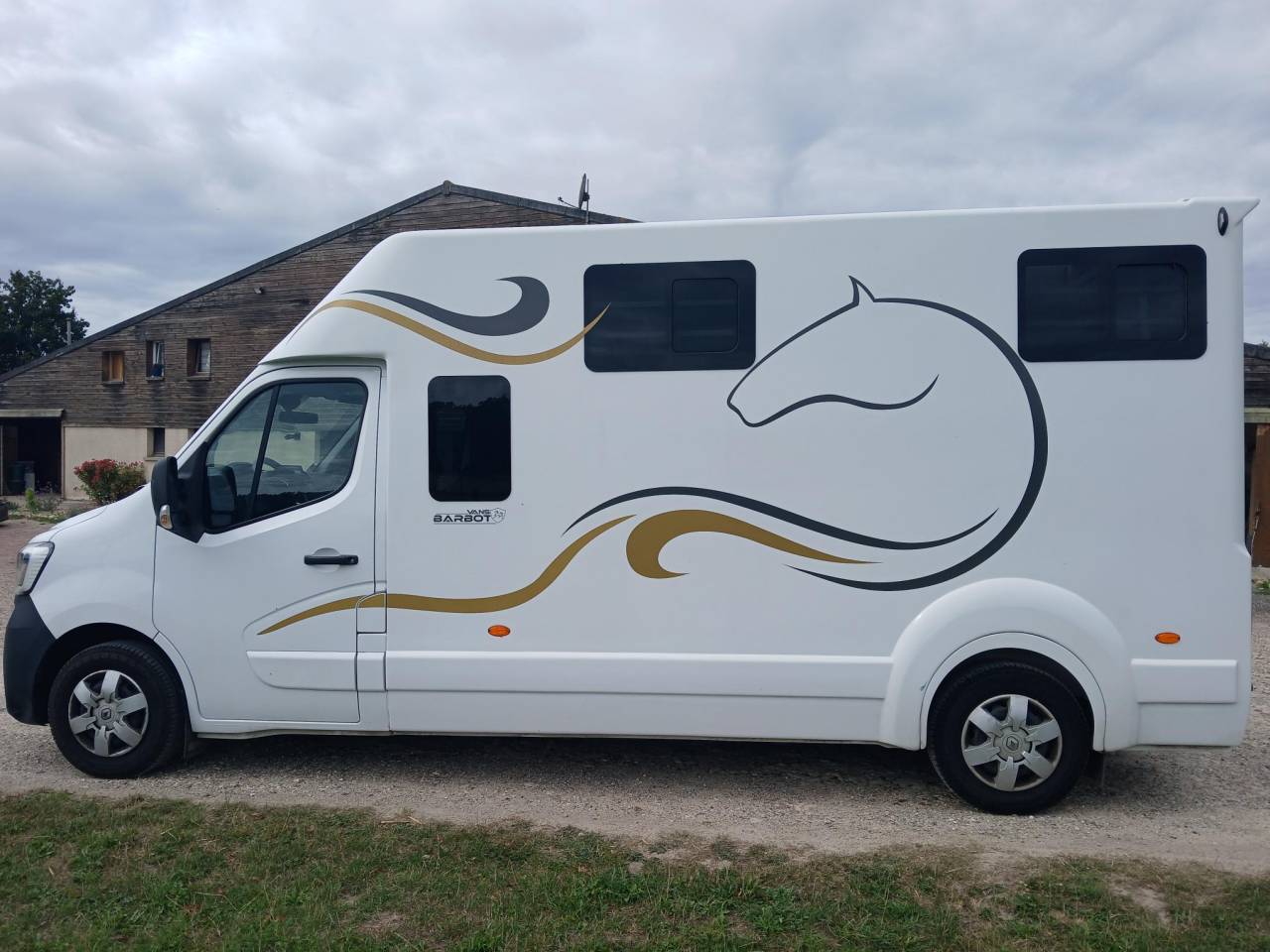 Furgoneta para caballos Barbot Renault master 2021 De segunda mano