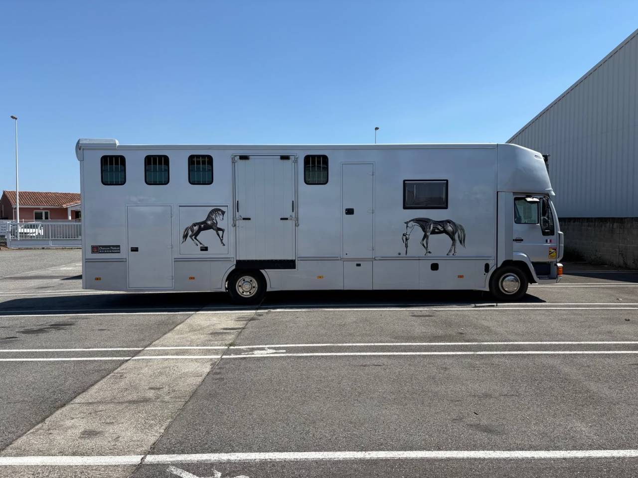 Cami&oacute;n para caballos Man 12224 2000 De segunda mano