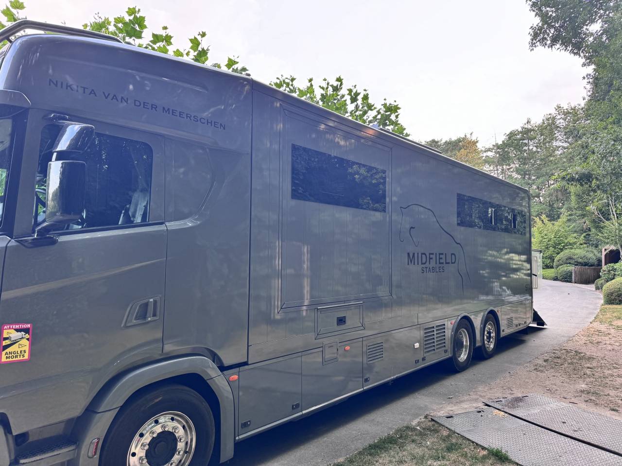 Cami&oacute;n para caballos Scania S510 2023 De segunda mano