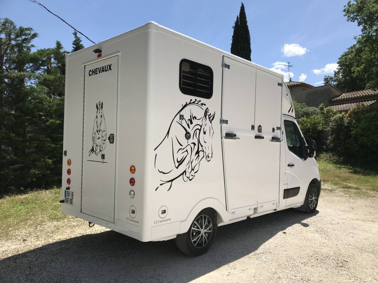 Furgoneta para caballos Renault  2018 De segunda mano