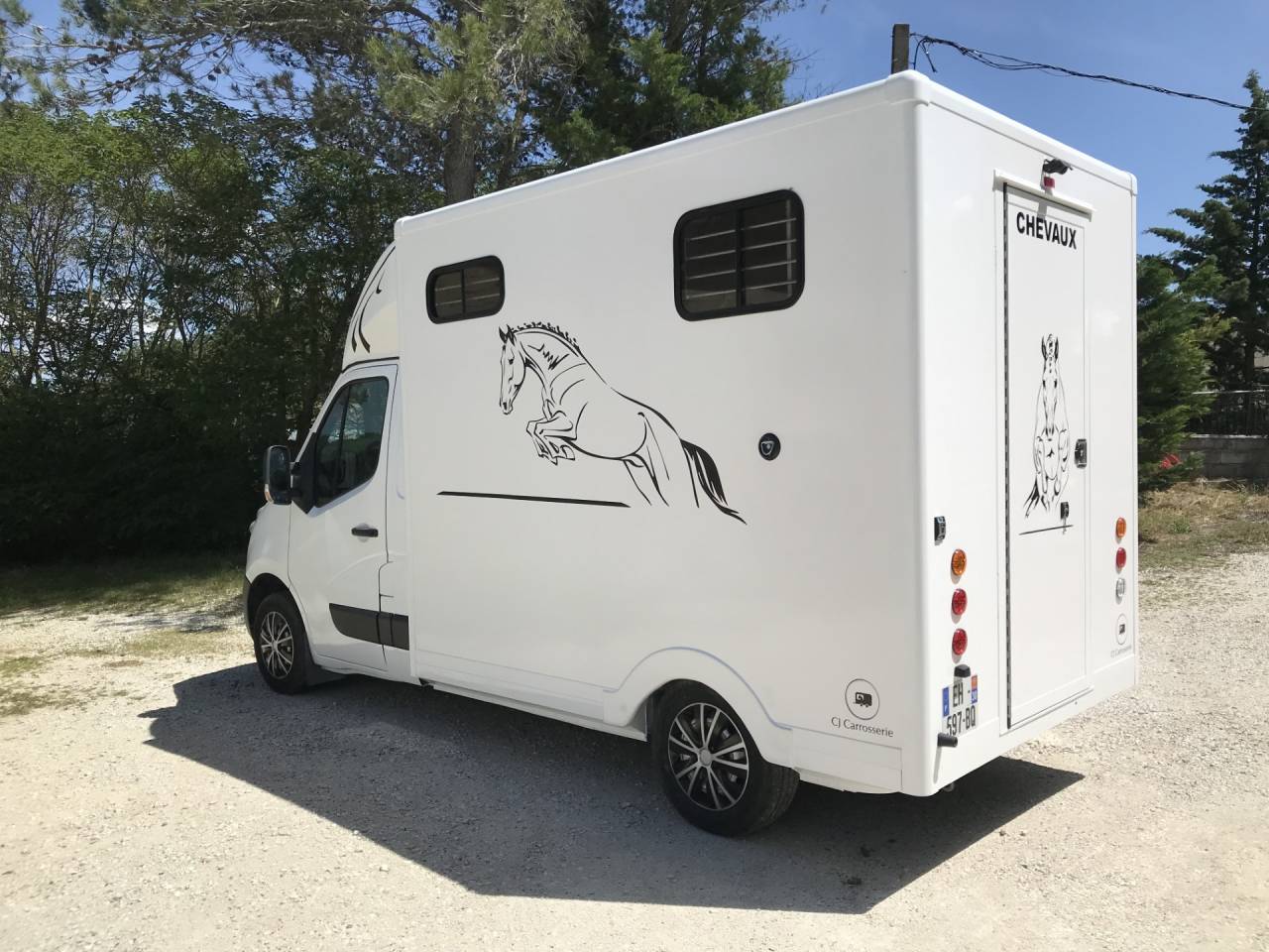 Furgoneta para caballos Renault  2018 De segunda mano