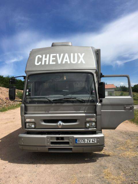 Cami&oacute;n para caballos Renault Renault&nbsp;M 230 TI - 17CV 1996 De segunda mano