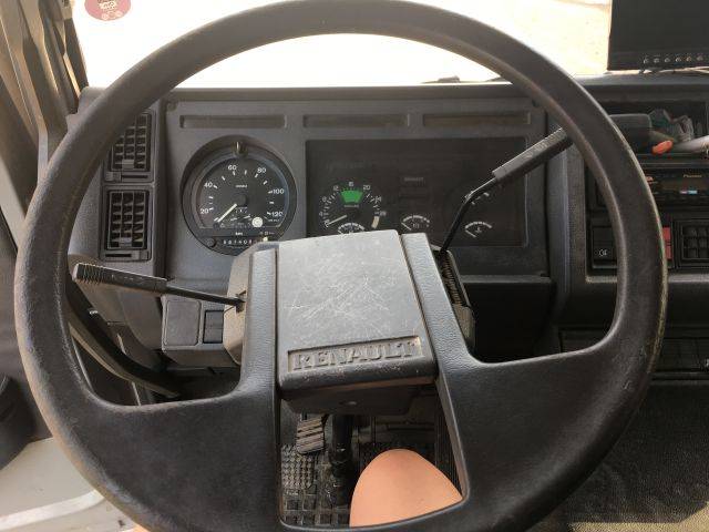 Cami&oacute;n para caballos Renault Renault&nbsp;M 230 TI - 17CV 1996 De segunda mano
