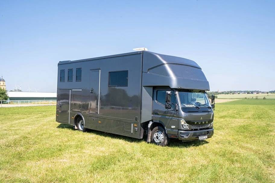 Cami&oacute;n para caballos Anka DAIMLER FUSO CANTER 7C18 ANKA POP OUT 2026 Nuevo