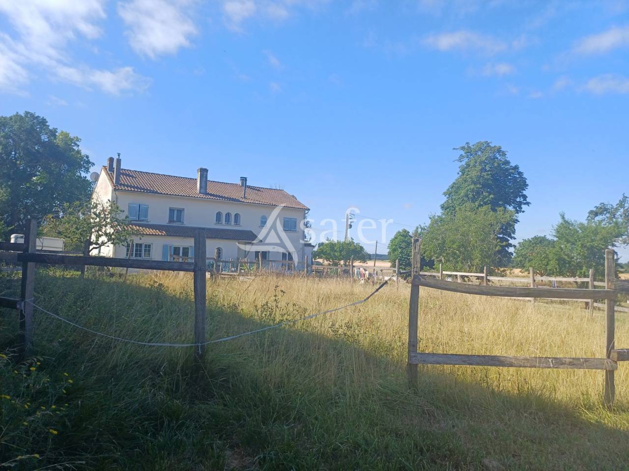 Explotaci&oacute;n agr&iacute;cola En venta Charente Mar&iacute;timo