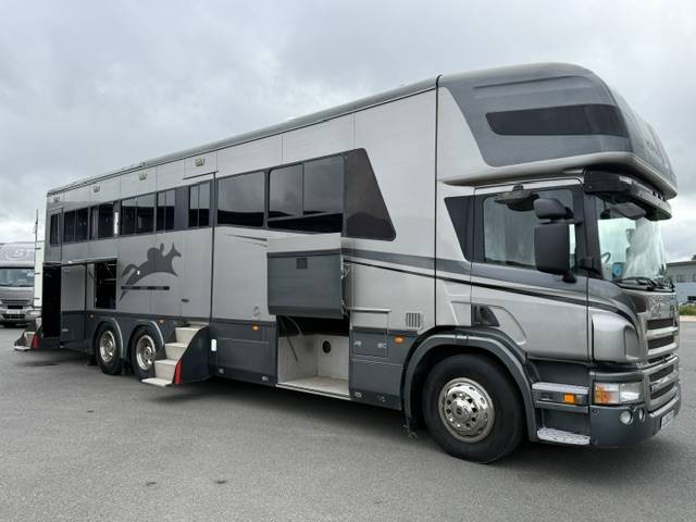 Furgoneta para caballos Oakley Scania 340 2006 De segunda mano