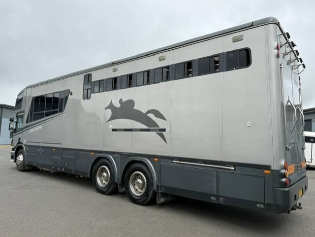 Furgoneta para caballos Oakley Scania 340 2006 De segunda mano