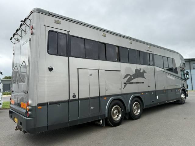 Furgoneta para caballos Oakley Scania 340 2006 De segunda mano