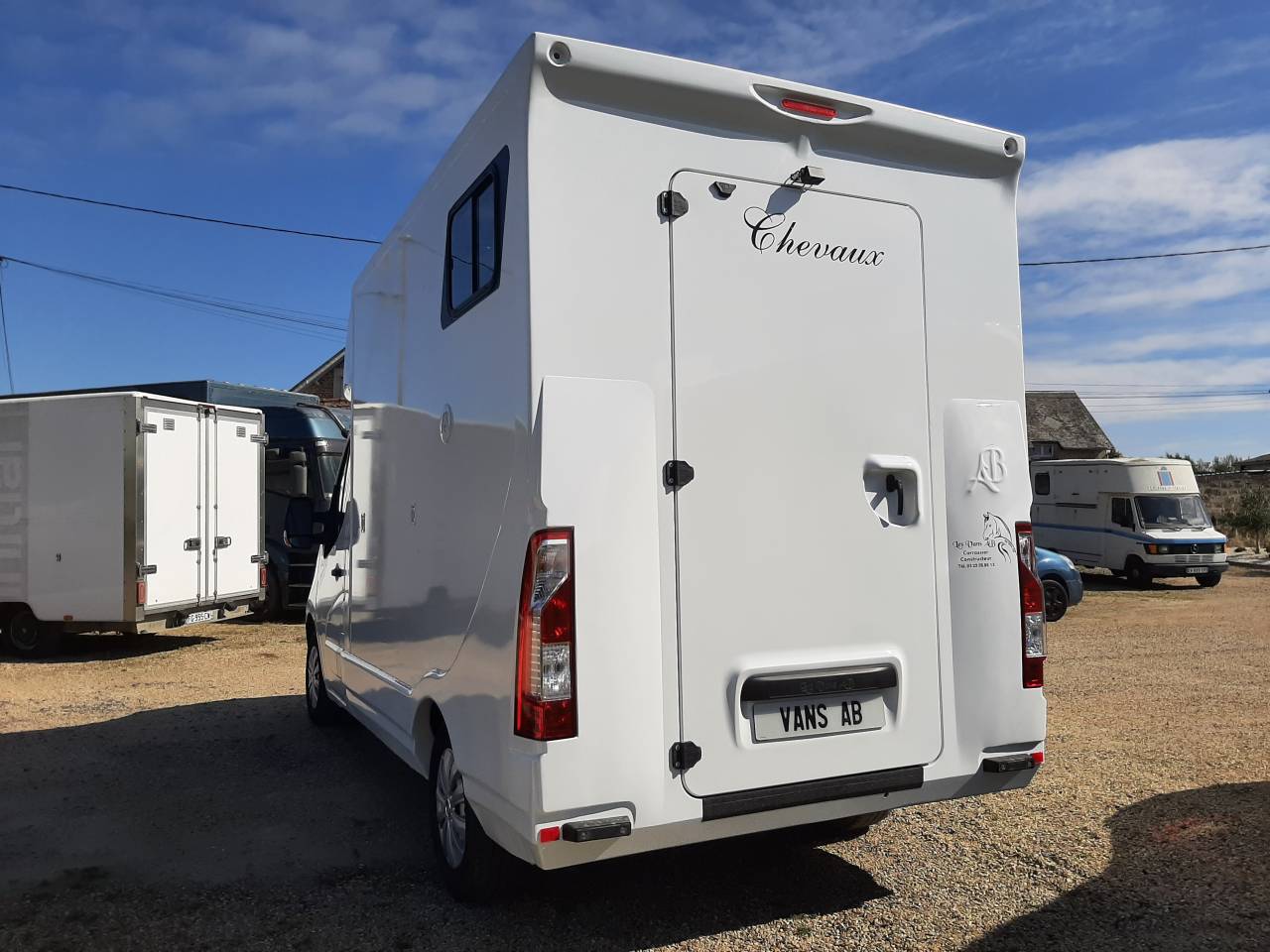 Furgoneta para caballos Renault Master 2017 De segunda mano