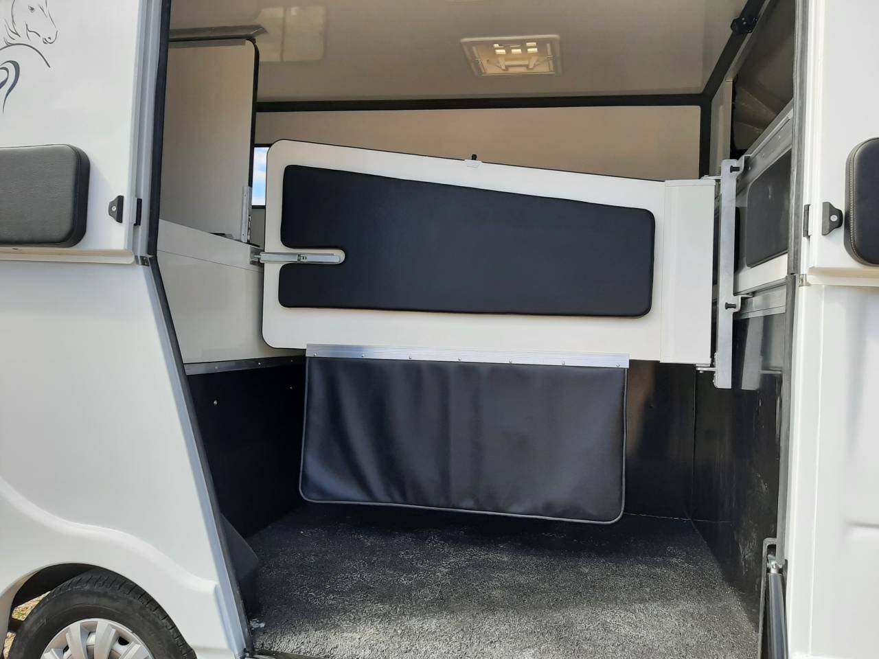 Furgoneta para caballos Renault Master 2017 De segunda mano