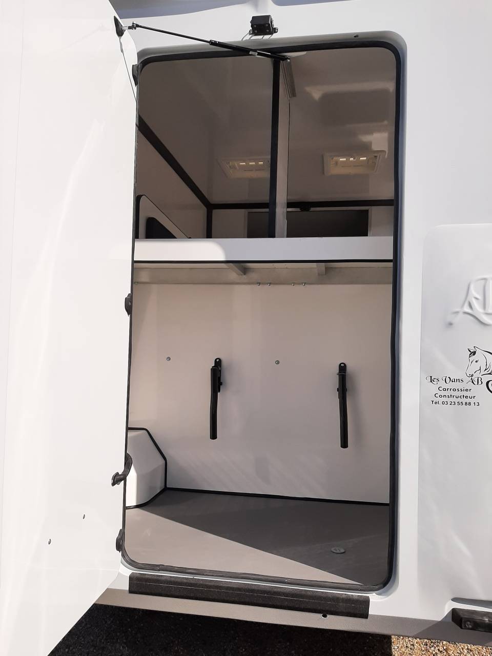 Furgoneta para caballos Renault Master 2017 De segunda mano