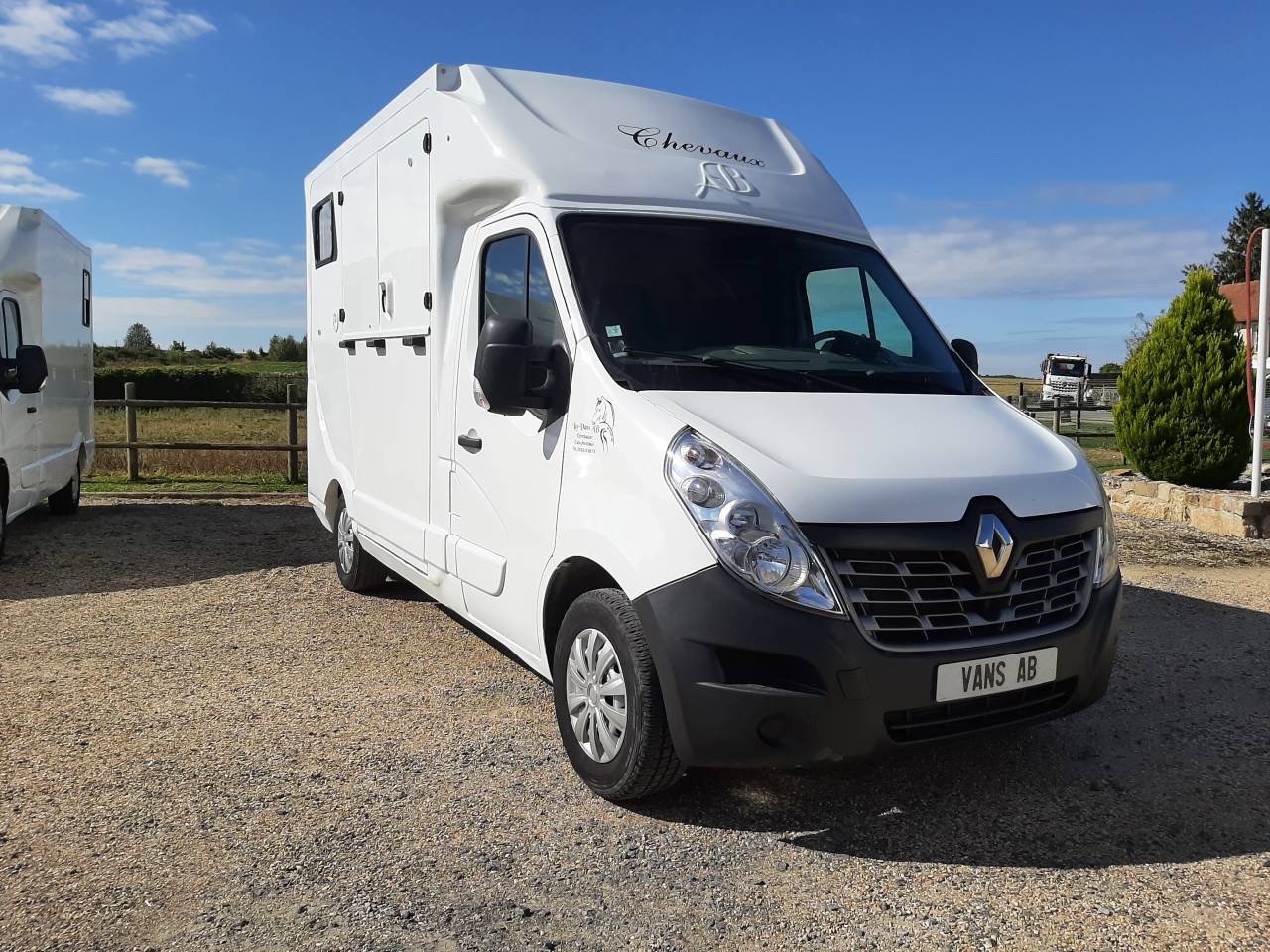 Furgoneta para caballos Renault Master 2017 De segunda mano