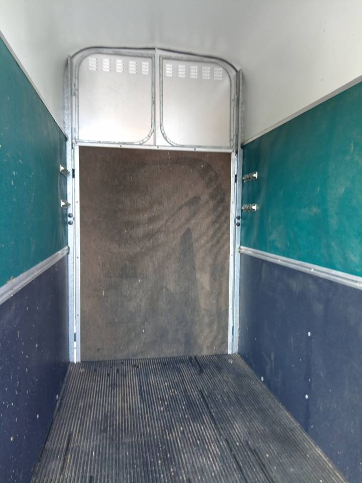 Van caballos Ifor Williams HB401R 1,5 Caballos 2003 De segunda mano